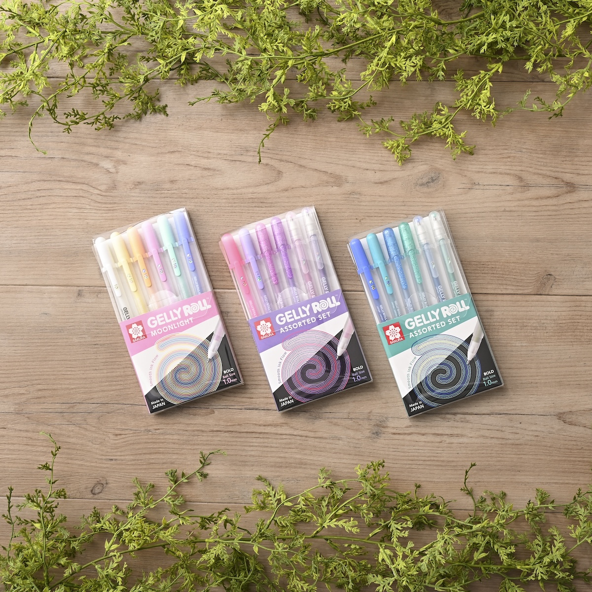シチュエーションの撮影実績：GELLY ROLLペンの3種類のセットを色とデザインが見比べやすいよう真上から撮影しました。